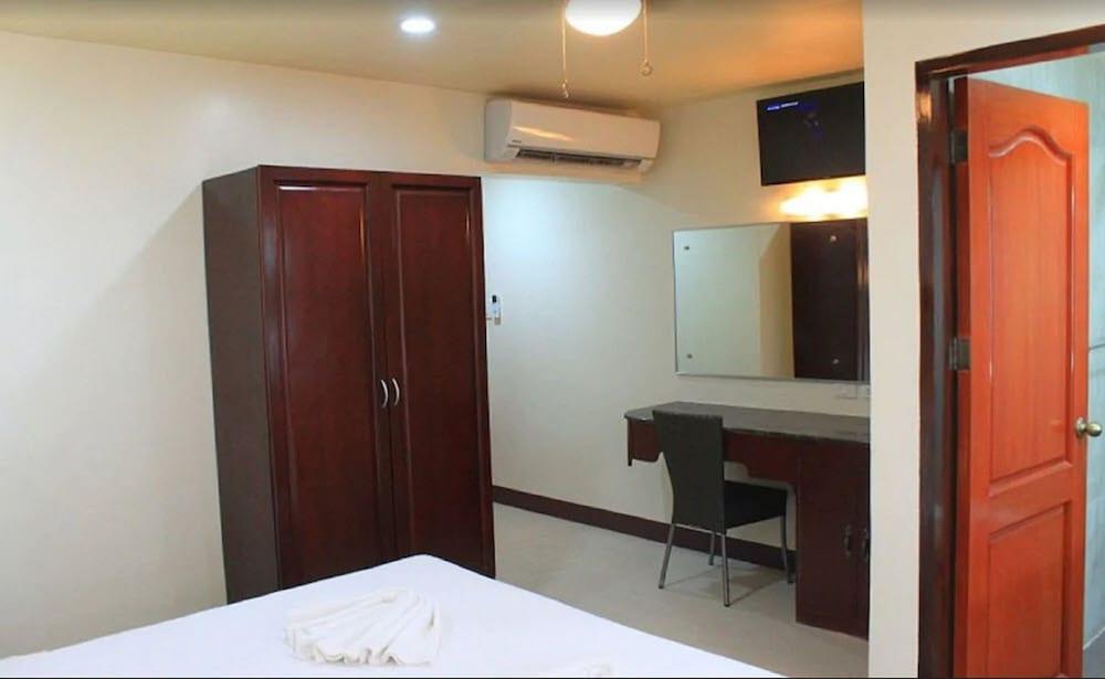 Lost Horizon Beach Dive Resort Bohol Extérieur photo