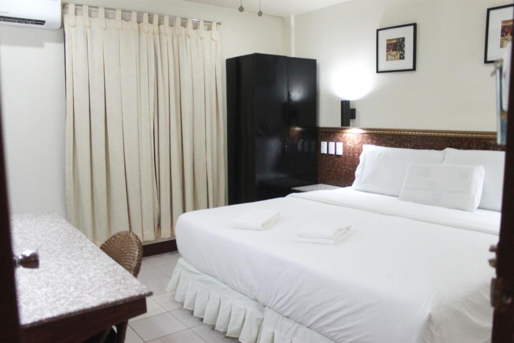 Lost Horizon Beach Dive Resort Bohol Extérieur photo